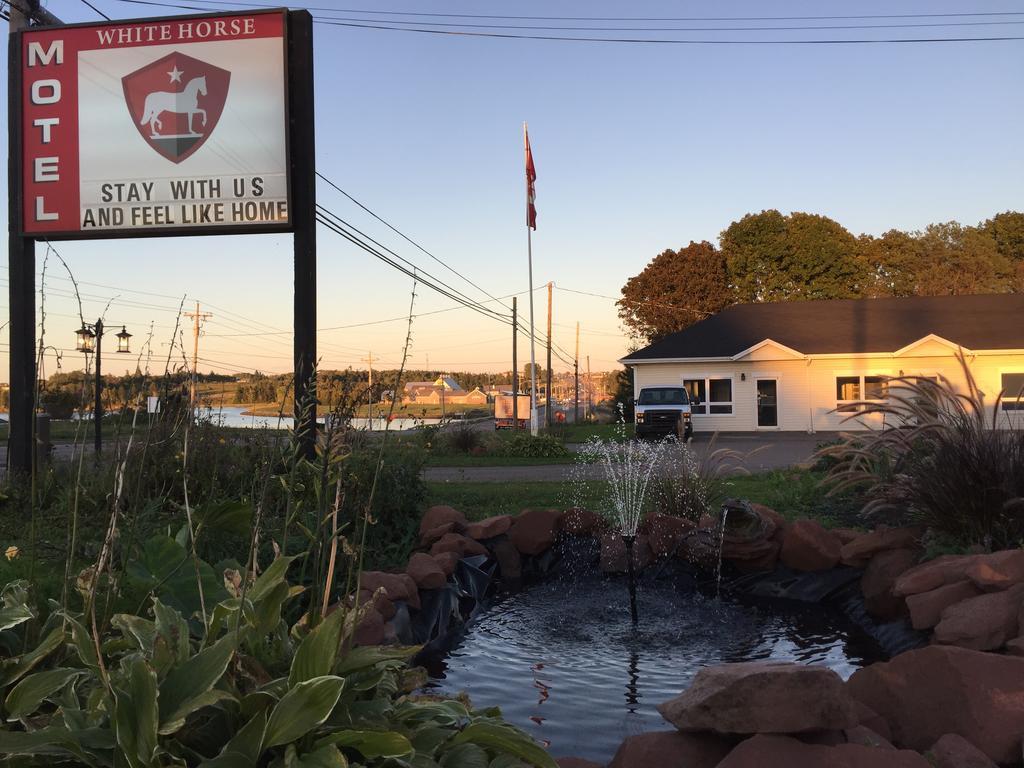 The White Horse Motel Cornwall Екстериор снимка