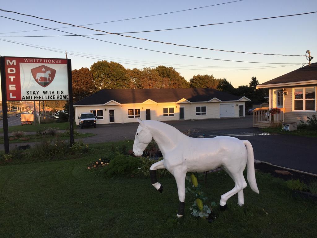 The White Horse Motel Cornwall Екстериор снимка