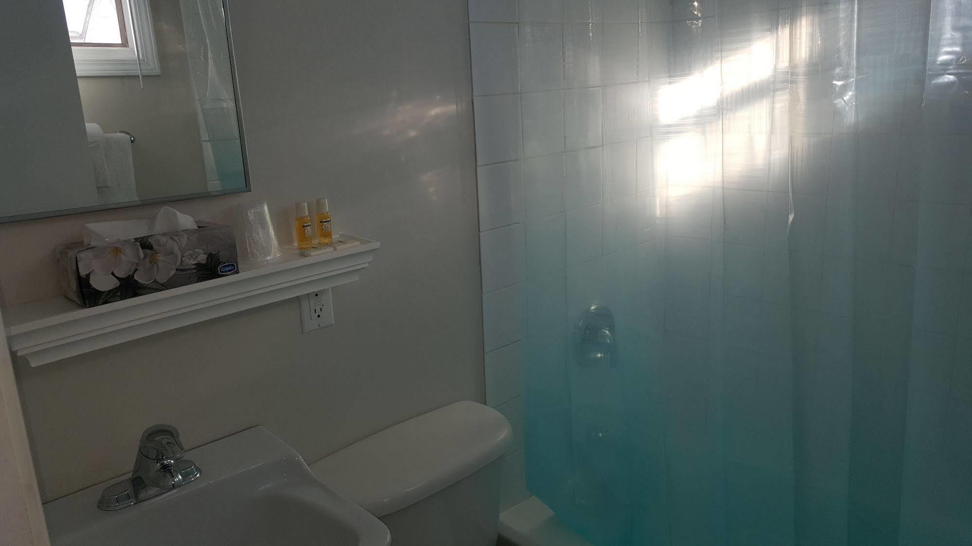 The White Horse Motel Cornwall Екстериор снимка