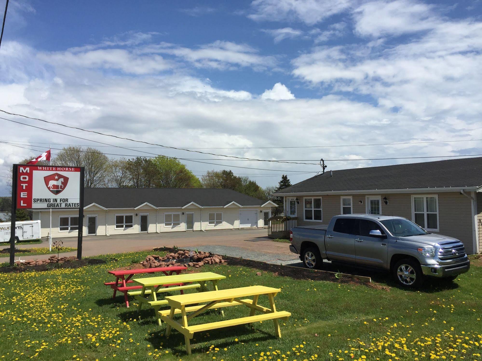 The White Horse Motel Cornwall Екстериор снимка
